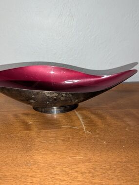 Modern Metallic Wave Bowl - Deep Magenta Interior